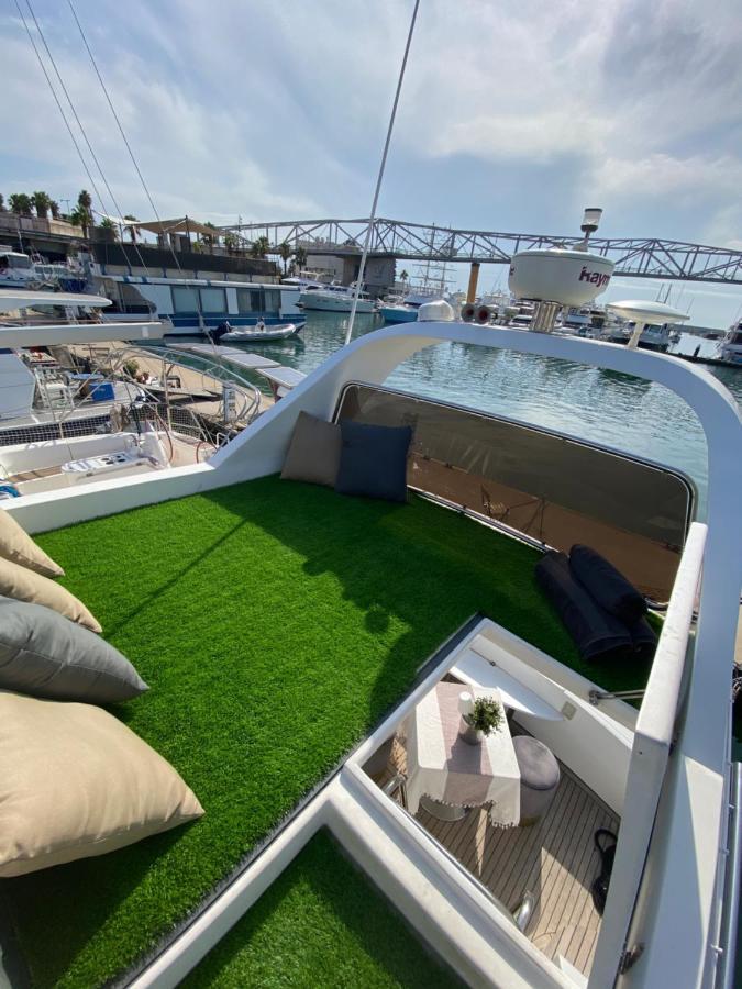 Barco Muy Romantico Con Parking! Sant Adria de Besos Ngoại thất bức ảnh
