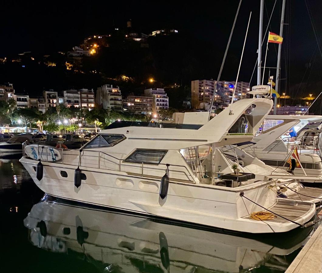 Barco Muy Romantico Con Parking! Sant Adria de Besos Ngoại thất bức ảnh