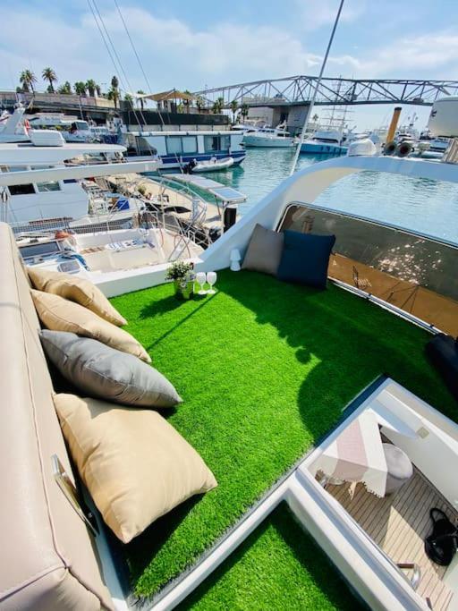 Barco Muy Romantico Con Parking! Sant Adria de Besos Ngoại thất bức ảnh